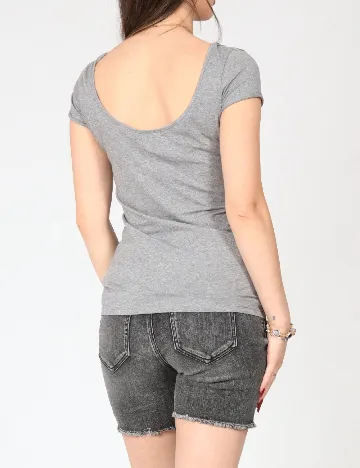 Pantaloni scurti Vero Moda, gri inchis