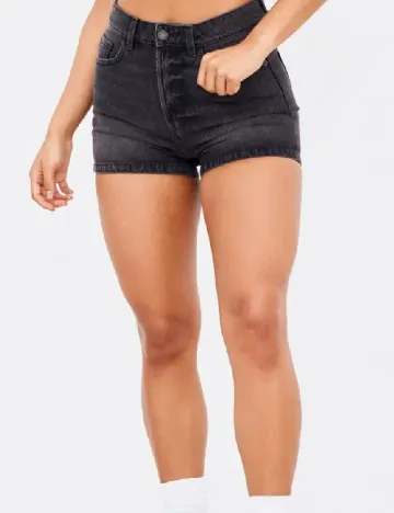 Pantaloni scurti PrettyLittleThing, negru