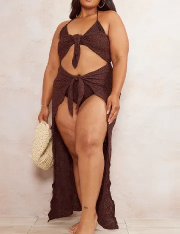 Rochie de plaja PrettyLittleThing Plus Size, maro