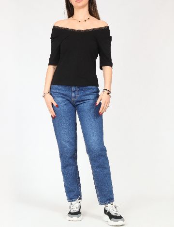 Top Jacqueline de Yong, negru
