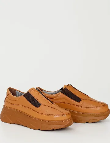 Pantofi Gonderi, maro