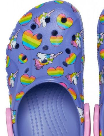 Saboti Crocs, mov