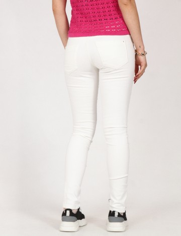 Blugi Bershka, alb