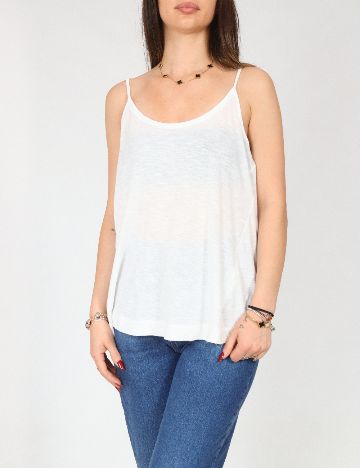 Maiou Zara, alb