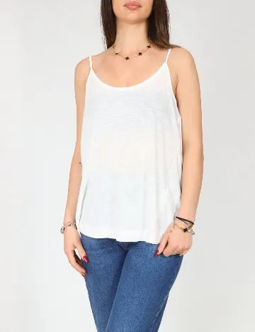 Maiou Zara, alb