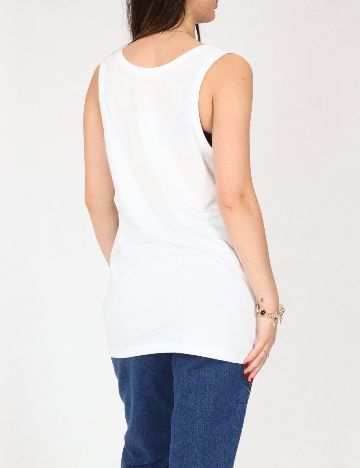 Maiou Zara, alb