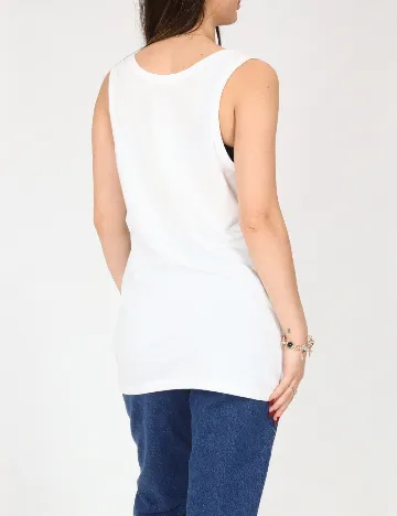 Maiou Zara, alb