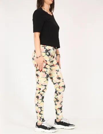 Colanti Bershka, floral print