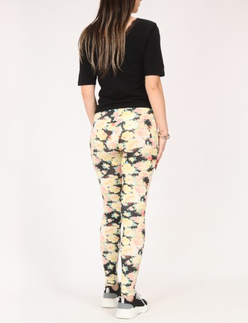 Colanti Bershka, floral print
