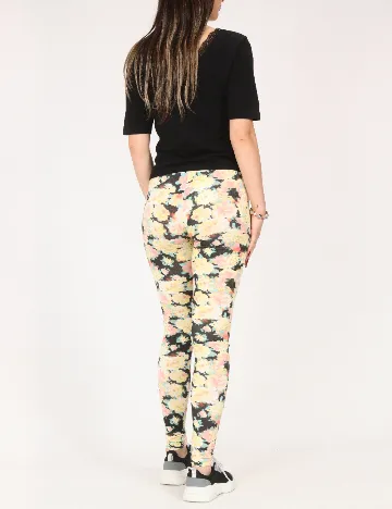 Colanti Bershka, floral print