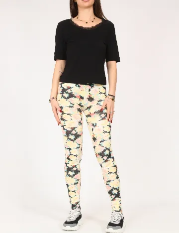 Colanti Bershka, floral print