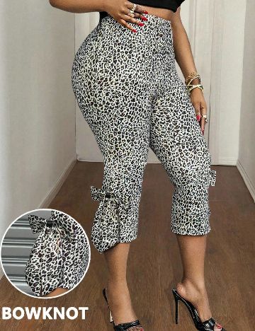 Pantaloni trei sferturi SHEIN CURVE, animal print