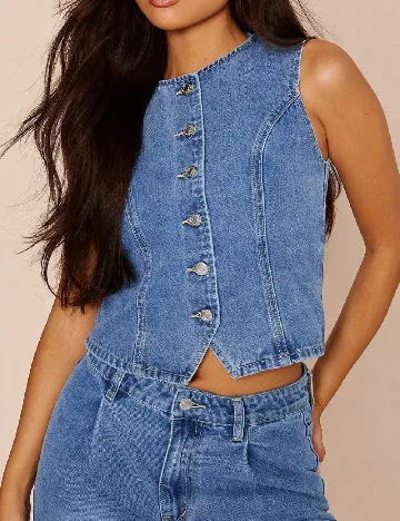 Vesta Musera, albastru