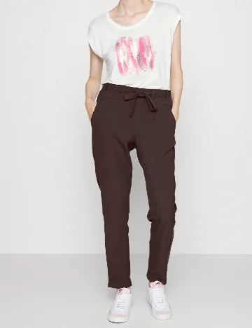Pantaloni Kaffe, maro