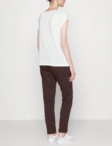 Pantaloni Kaffe, maro