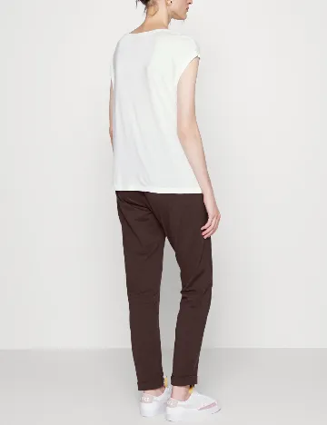 Pantaloni Kaffe, maro