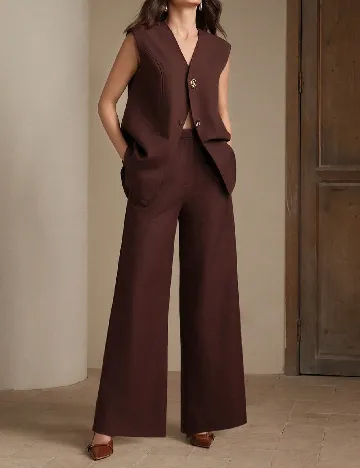 Costum Anewsta, maro