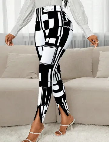 Pantaloni SHEIN, alb/negru