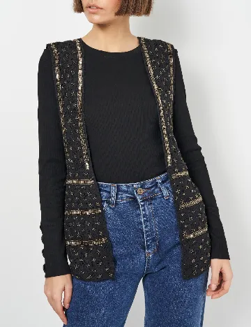 Vesta Zara, negru