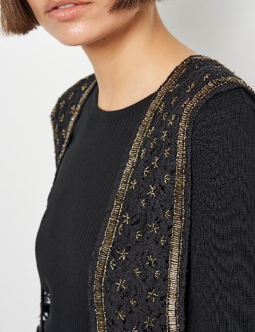 Vesta Zara, negru