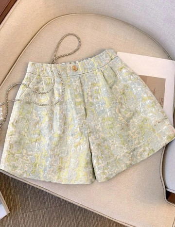 Pantaloni scurti SHEIN CURVE, auriu