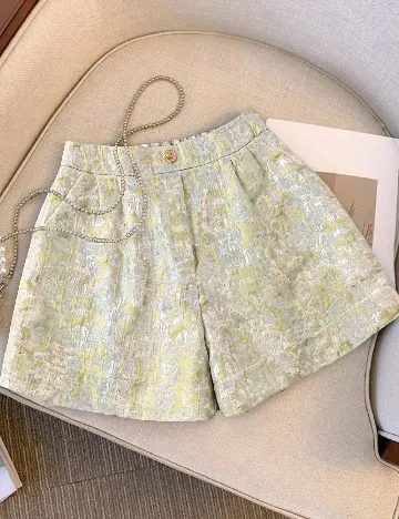 Pantaloni scurti SHEIN CURVE, auriu