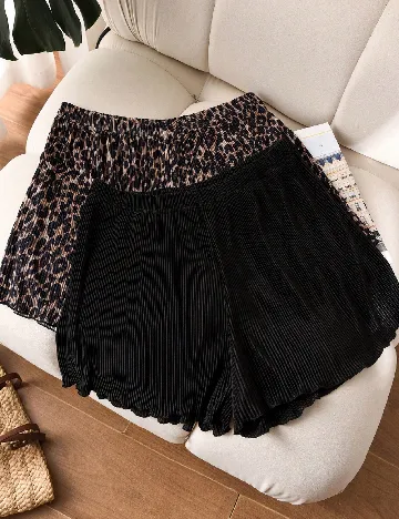 Set Pantaloni scurti 2 bucati SHEIN CURVE, mix culori