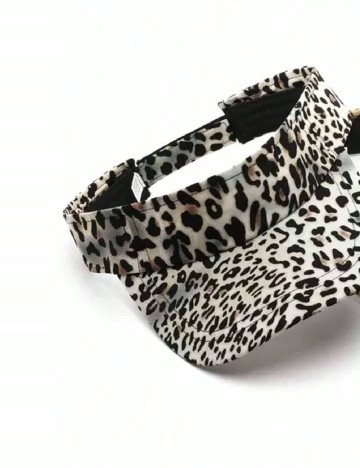 Sapca SHEIN, animal print