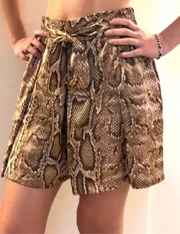 Pantaloni scurti Zara, imprimeu sarpe
