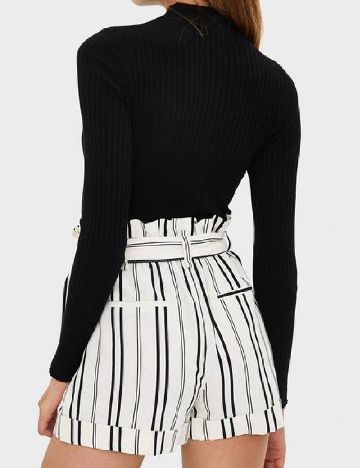Pantaloni scurti Bershka, ecru
