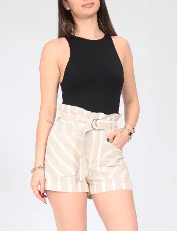 Pantaloni scurti Bershka, maro