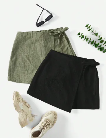 Set Pantaloni scurti 2 perechi SHEIN CURVE, mix culori