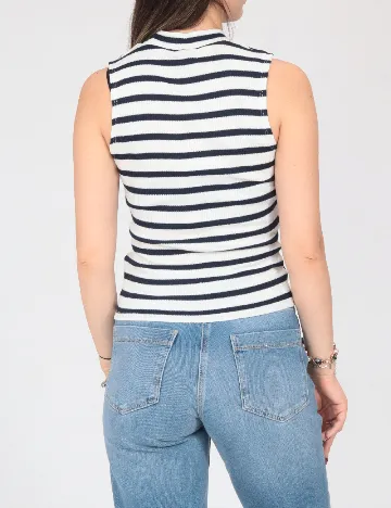 Top Bershka, alb/bleumarin