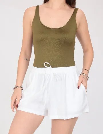 Pantaloni scurti Bershka, alb