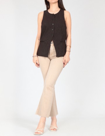 Vesta Bershka, maro