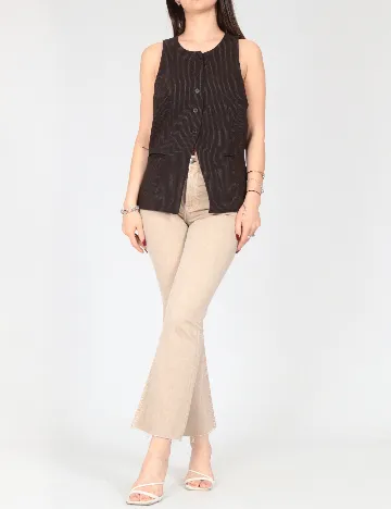 Vesta Bershka, maro
