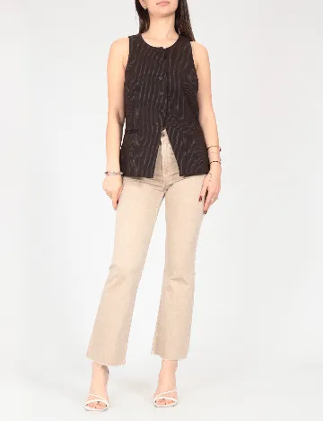 Vesta Bershka, maro
