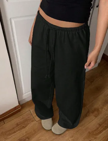 Pantaloni SHEIN, negru