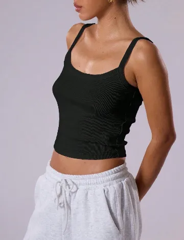 Maiou Musera, negru