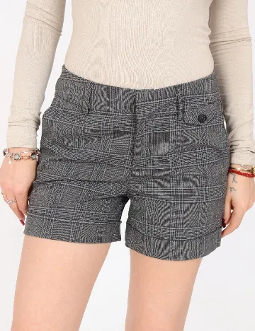 Pantaloni scurti Bershka, gri