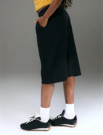 Pantaloni trei sferturi Musera, negru