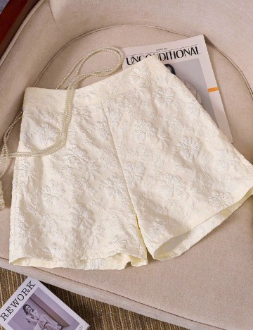 Pantaloni scurti SHEIN, crem