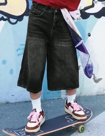Pantaloni scurti SHEIN, negru