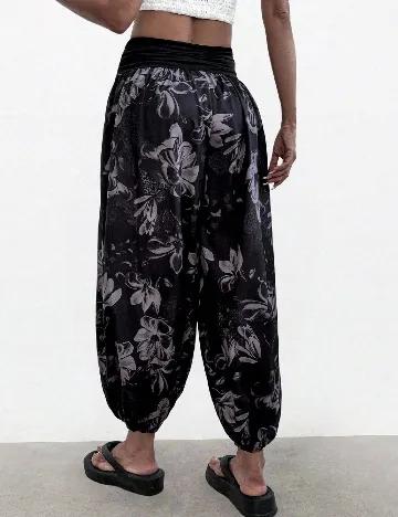 Pantaloni SHEIN, negru