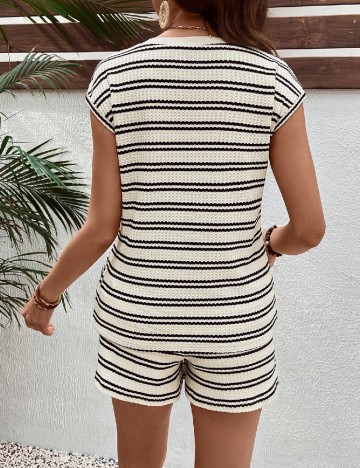 Compleu SHEIN Maternity, crem