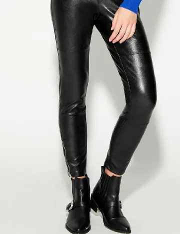 Pantaloni imitatie de piele Tezenis, negru