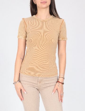 Tricou Zara, maro