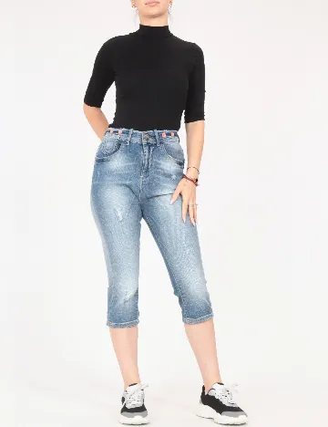 Pantaloni trei sferturi Bershka, albastru
