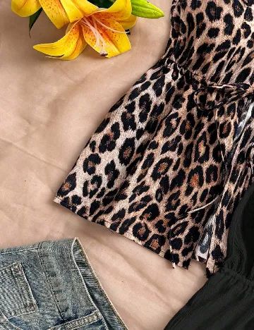 Set topuri 2 bucati SHEIN, animal print/negru