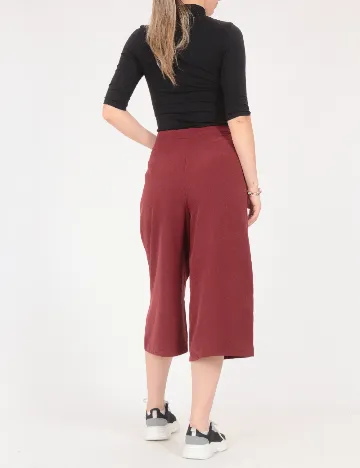 Pantaloni trei sferturi Bershka, visiniu